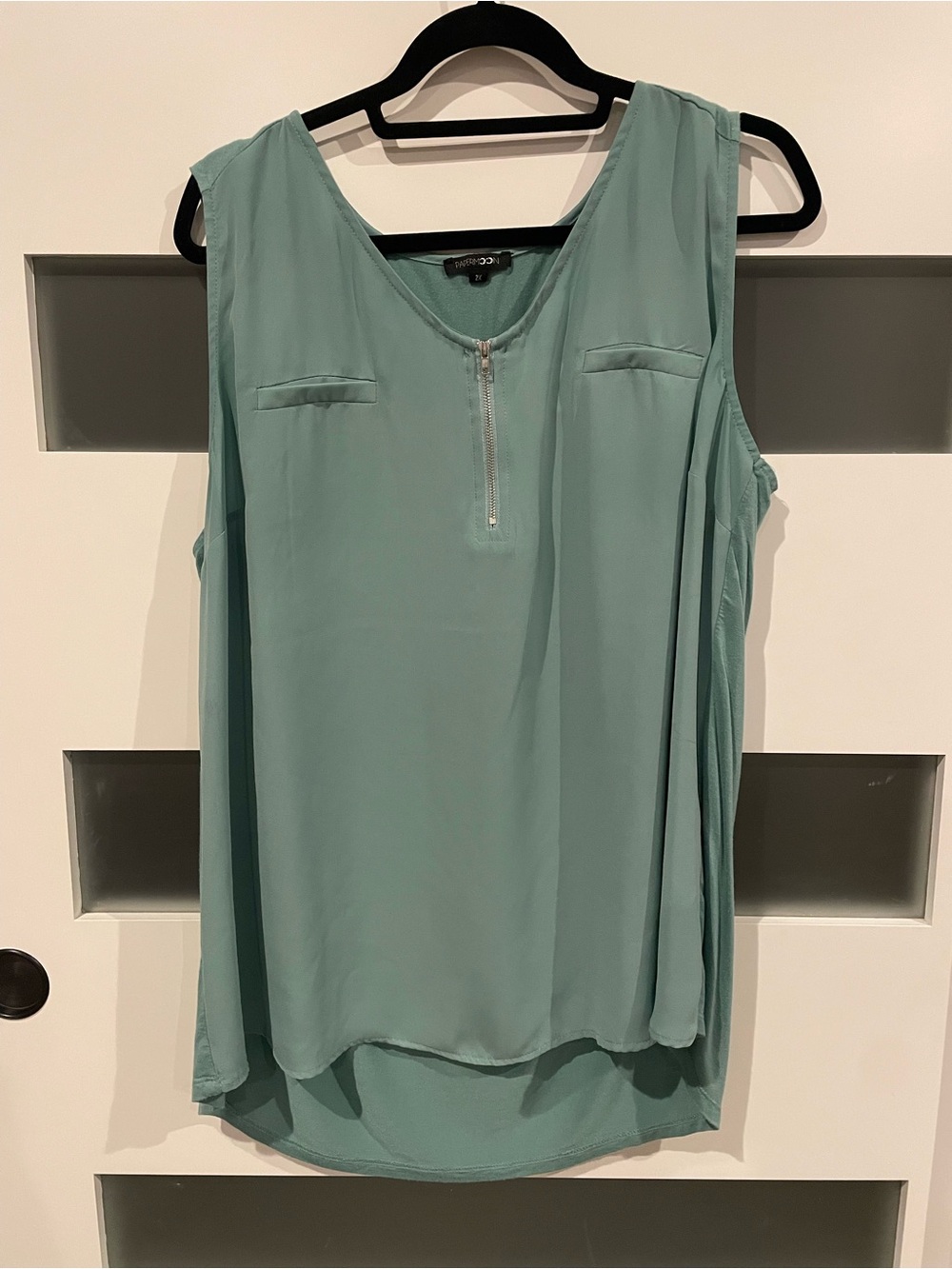 Papermoon Sleeveless Zip Front Top in Green Size 2X Like New